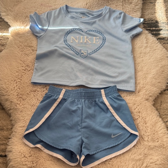 Nike Size 3/4 Matching Sky Blue Athletic Set - Picture 2 of 7